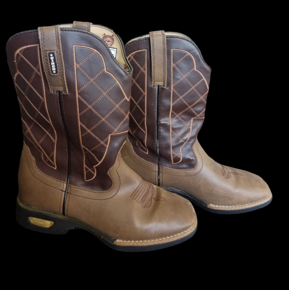 Cinch boys light up cowboy boots. Size 4M. Brown & tan. Lights up red,white&blue